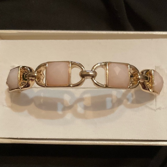 Anne Klein Goldtone Rose Quartz Oval Hinge
Bracelet NWOT - Picture 1 of 2